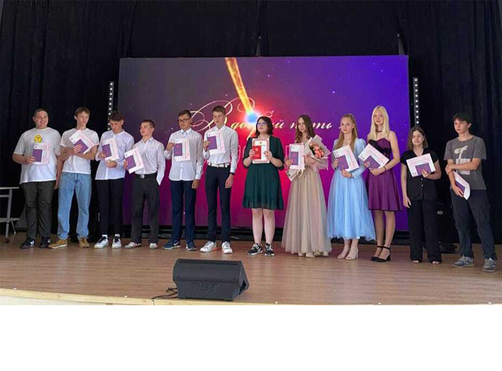 Вручение аттестатов выпускникам 9 и 11 классов в «Созвездии Орла»
